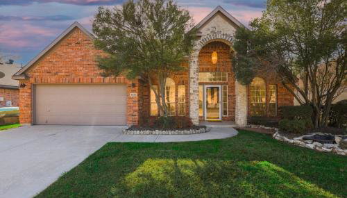 Elite 4BR 2BA Holiday Home with Hot Tub, Pool, and BBQ - Foto 2