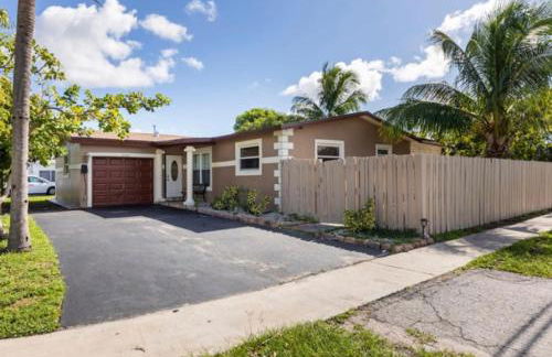 Awesome 4 bedroom pool house King bed - Foto 8