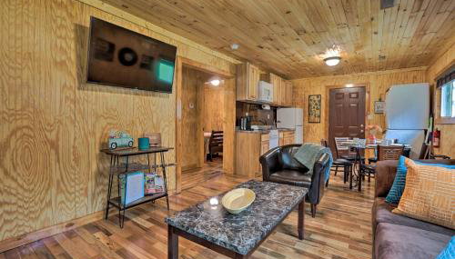 Cozy Creekside Cabin about 24 Mi to Red River! - Foto 5