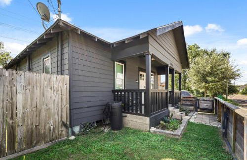 Updated Vintage Oasis, Near Downtown & Stadiums, Huge Yard - Foto 40