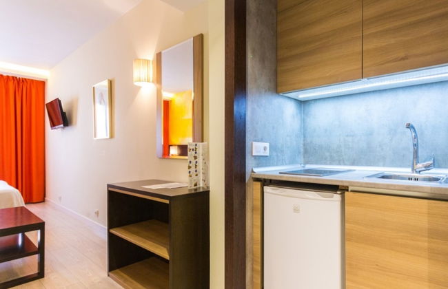 Apartamentos Recoletos - Photo 31