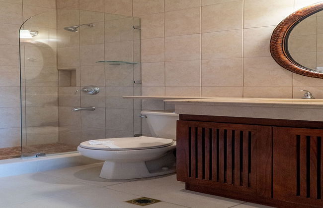 Ocean View Luxury Condo at Flamingo Towers - Photo 17