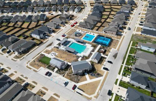 4Bed Luxury Getaway with Pool Table and Near Lake Lavon - Foto 51