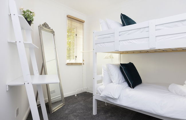 JOIVY Bright 3-Bed Flat Overlooking The Clyde - Foto 8