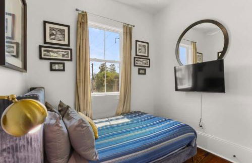 Elegant 4bd with Pool and Off Street Parking - Foto 13