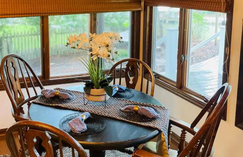 Waterfront Pine Knoll Shores Gem with Boat Dock - Foto 21