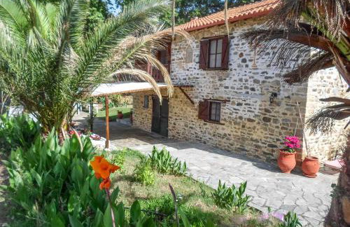 Wonderful stone house infront of the sea. - Photo 5