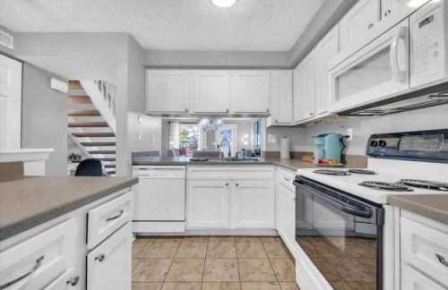 Renovated townhome on bike path includes bikes - Foto 14