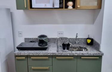 Ap10 Prático, confortável com wifi, piscina, rooftoop e academia em frente ao Metrô - Photo 40