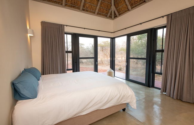Villa Appelblaar Luxury 4 Bedroom Villa Home in the South African Bush - Photo 33