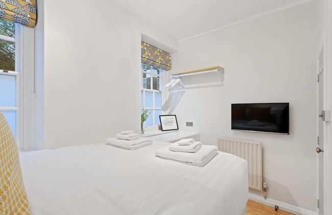 Trendy 1 Bedroom Apartment in the Heart of London - Photo 3