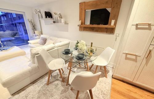 Fantastic 2-Bed House with Parking - Hosted by Hutch Lifestyle - Foto 8