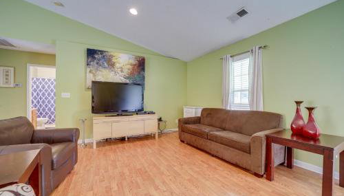 Candler Home with Large Deck Hike, Bike and Unwind! - Foto 4