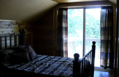 Delightful Riverfront Cabin Rental in Chippewa County near Eau Claire, Wisconsin - Foto 9