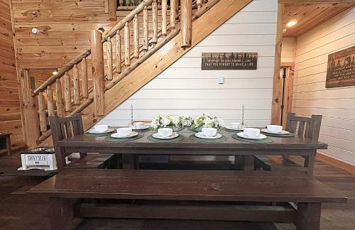 Smoky Bear Splash Top Rated Private Pool Cabin with Hot Tub, Mtn Views, Arcade Games, Excellent Location - Foto 20