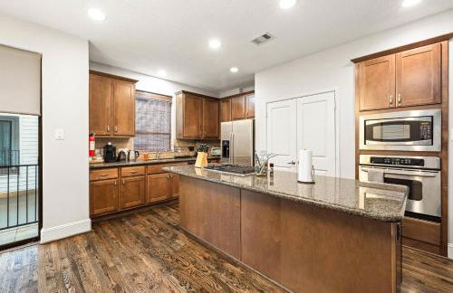 Near Midtown Downtown Games WiFi Balcony Pets - Foto 2