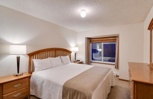 Shuttle to Winter Park Resort! Group Condo with Pool - Foto 12