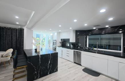 Sleek 7BR Exquisite Estate Resort Pool, Sauna, Spa 6500 SQF - Foto 12