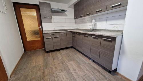 Laubach Apartments - Photo 2