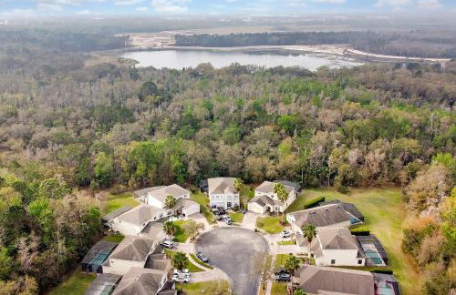 Stunning 5 bedroom pool home in gated community minutes from Disney - Foto 64