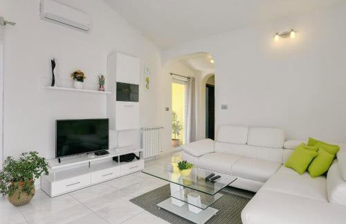 Apartment With Modern Decor and Spacious Garden, 3 km From the Beach - Foto 44