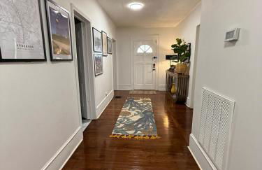 Charming 2-Bedroom 1 Bath Near Everything - Foto 3