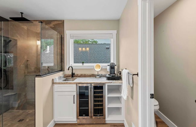 Lakeside Serenity by Avantstay Lakefront, Newly Built, Deck w/ Views! - Foto 28