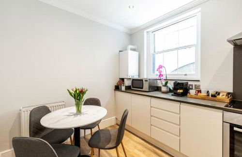 Spacious and Stylish Apartment Trafalgar Square - Foto 9