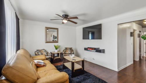 Queen G2 Mansion 3 Bedroom Home by RedAwning - Foto 2