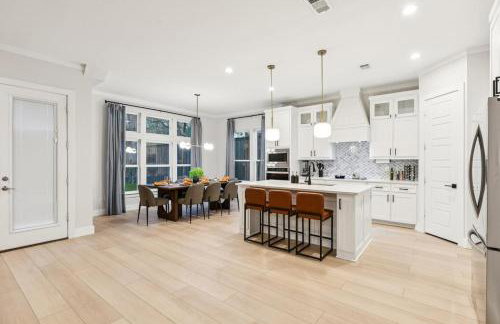 The Longhorn Luxe with Game Room and Fire pit and Karaoke - Foto 35