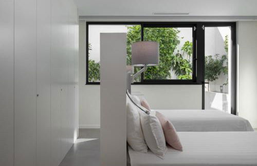 4-Bedroom Modern Villa with Sea View - Photo 44