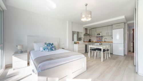 Moderno estudio y piscina a 50 metros de la playa - Photo 5