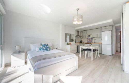 Moderno estudio y piscina a 50 metros de la playa - Photo 5