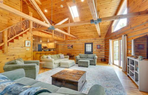 A-Frame Log Home with Game Room Near Lake George! - Foto 7