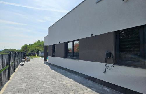 Villa Joy with Pool,Jacuzzi,E Auto Station - Foto 20