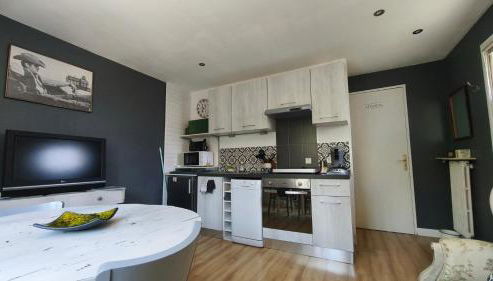 Belle dépendance, appartement cosy, tout confort - Photo 3, stove