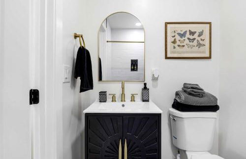 Family Retreat Near Disneyland & Downtown LA 4BR - Foto 13