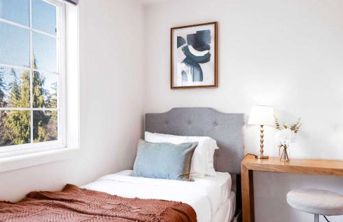 Brier 5BR Retreat w Pool Table Deck Central AC - Foto 35