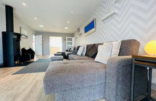 Fabulous Beach Front Holiday Location - Pass the Keys - Photo 11