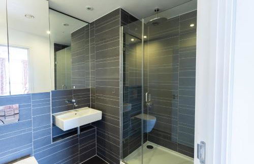 2 Bed 2 Bath Penthouse With Amazing Views with Free Parking - Foto 26