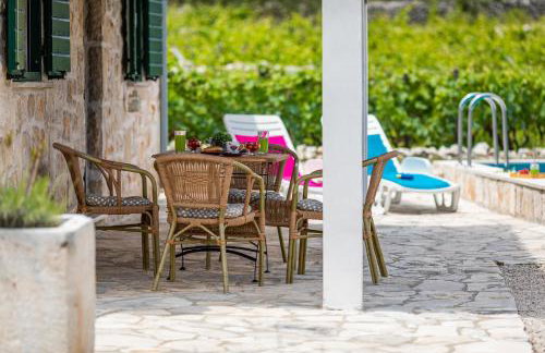 Vineyard House & Olive Grove House - Photo 18