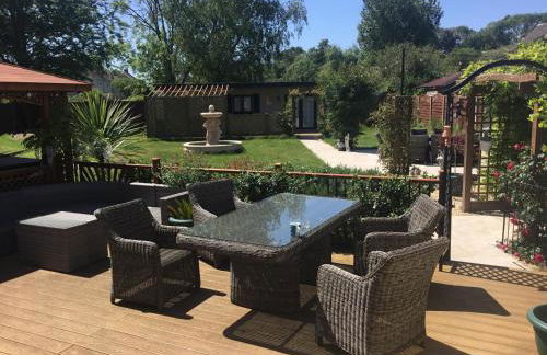 Detached property, beams, hot tub large garden - Photo 33