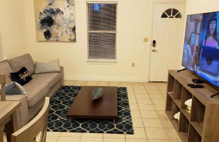 Stylish House Near UF, VA, & Downtown Gainesville - Photo 17