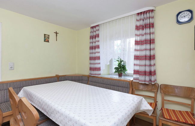 Family-friendly Tretting Home - Photo 4