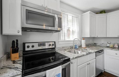 Private House + Yard Central Location to all RVA - Foto 30