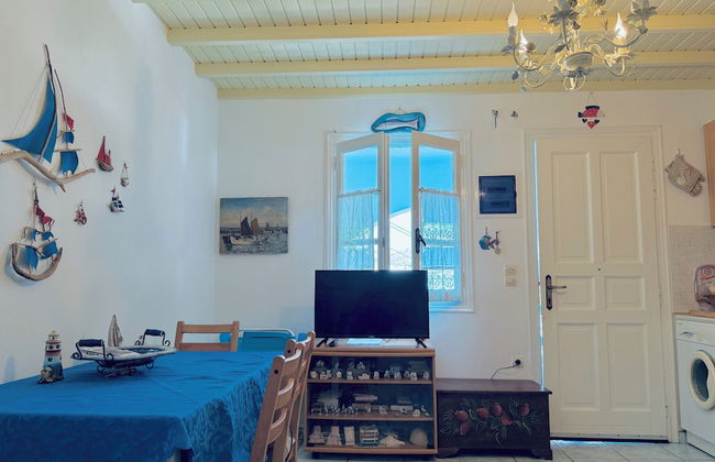 Stylish 2 Bd Escape Apt at Ornos Beach - Photo 31