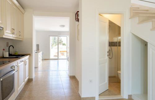 Obala 25, Bol - Photo 6