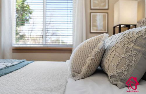 The Rose Garden Estate with Swim Spa - an Irvie Home - Foto 47