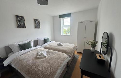 2 bed - 2 bath, gated parking, M62 J27 - Foto 12