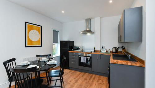 Charming 2Bed Flat - Spacious & Prime Location - Photo 5